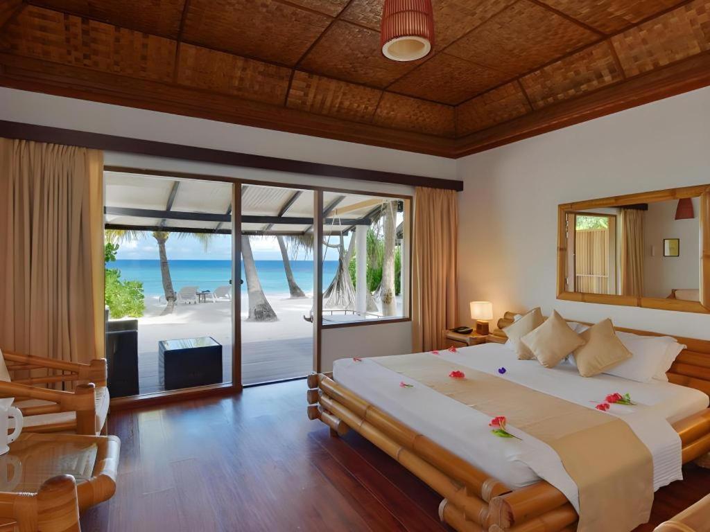 Angaga Island Resort And Spa Екстериор снимка
