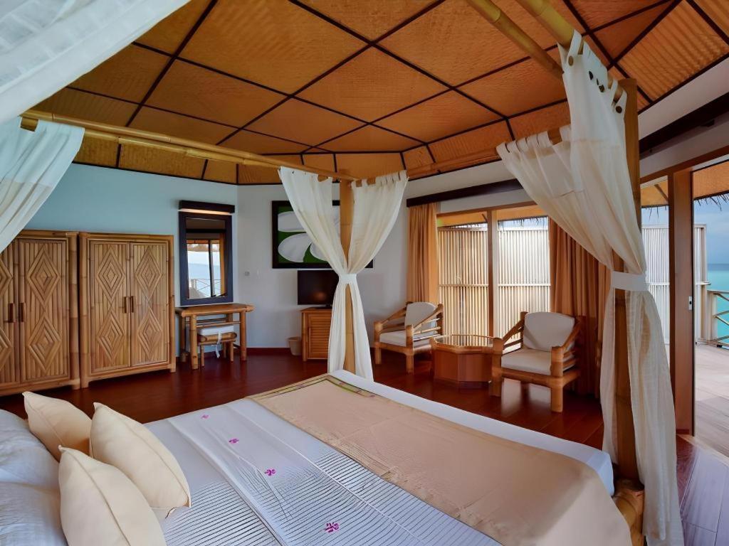 Angaga Island Resort And Spa Екстериор снимка