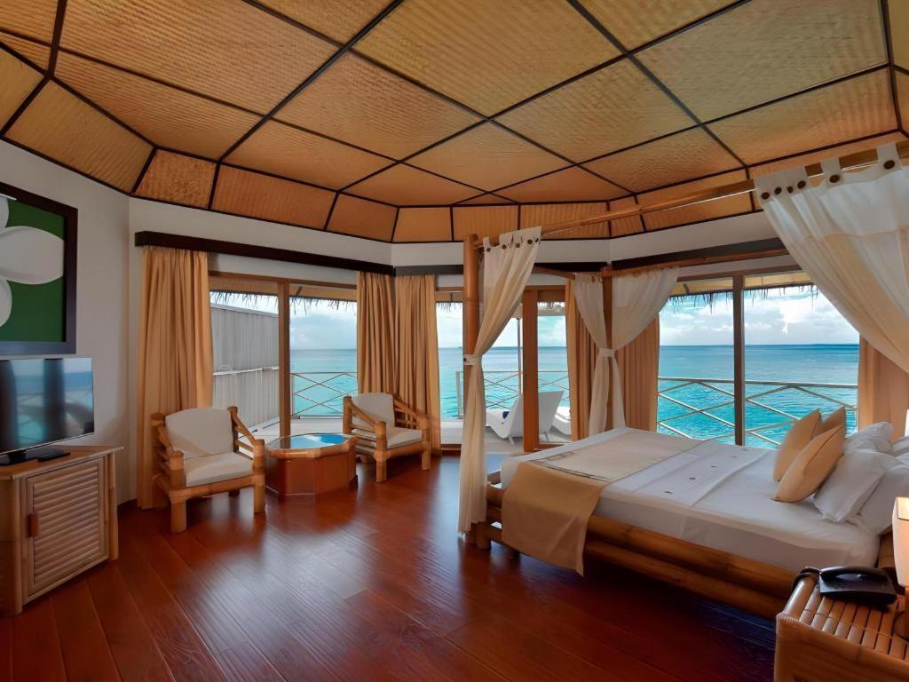 Angaga Island Resort And Spa Екстериор снимка
