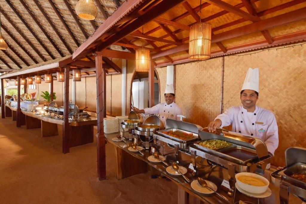 Angaga Island Resort And Spa Екстериор снимка