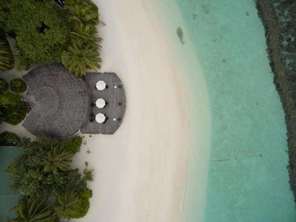 Angaga Island Resort And Spa Екстериор снимка