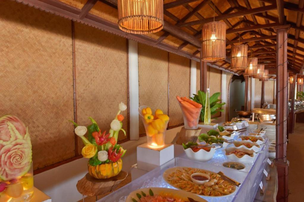 Angaga Island Resort And Spa Екстериор снимка