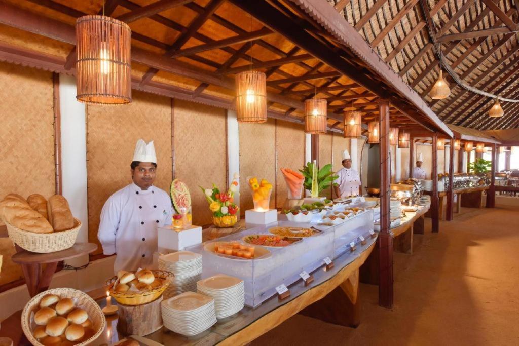 Angaga Island Resort And Spa Екстериор снимка