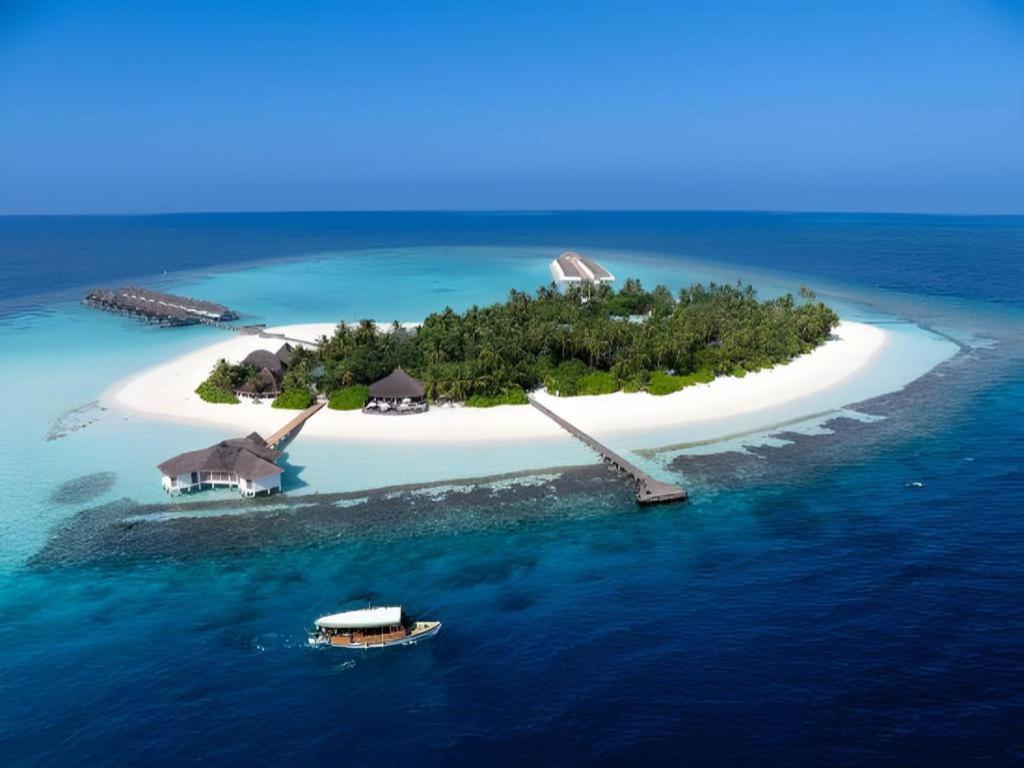 Angaga Island Resort And Spa Екстериор снимка