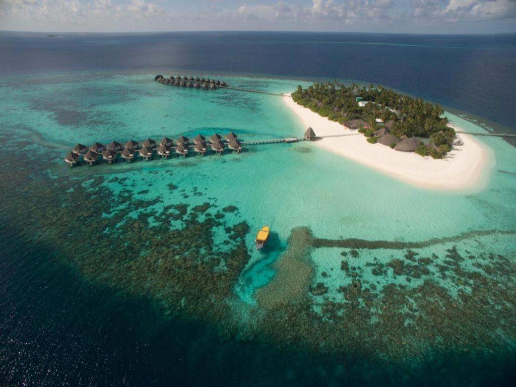 Angaga Island Resort And Spa Екстериор снимка