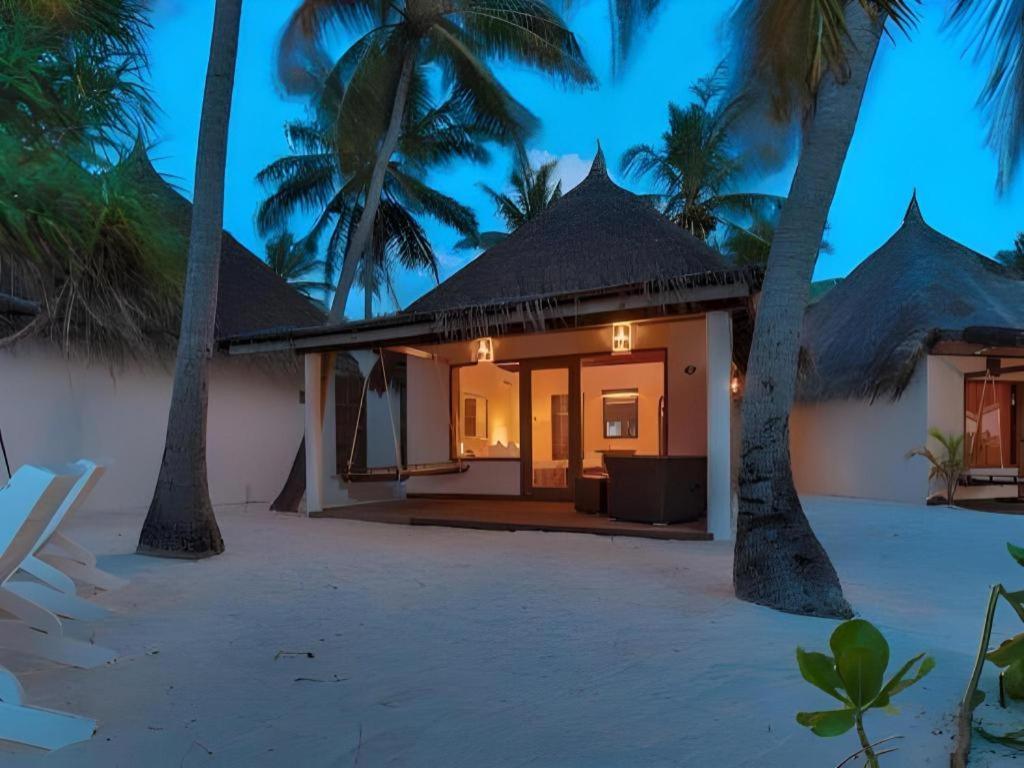 Angaga Island Resort And Spa Екстериор снимка
